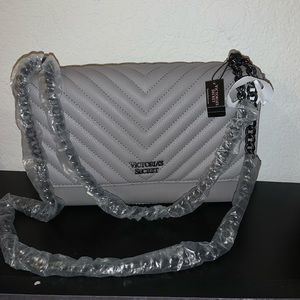 Victoria Secret Pebbled V-Quilt Bond Street Shoulder Bag w/ TAG